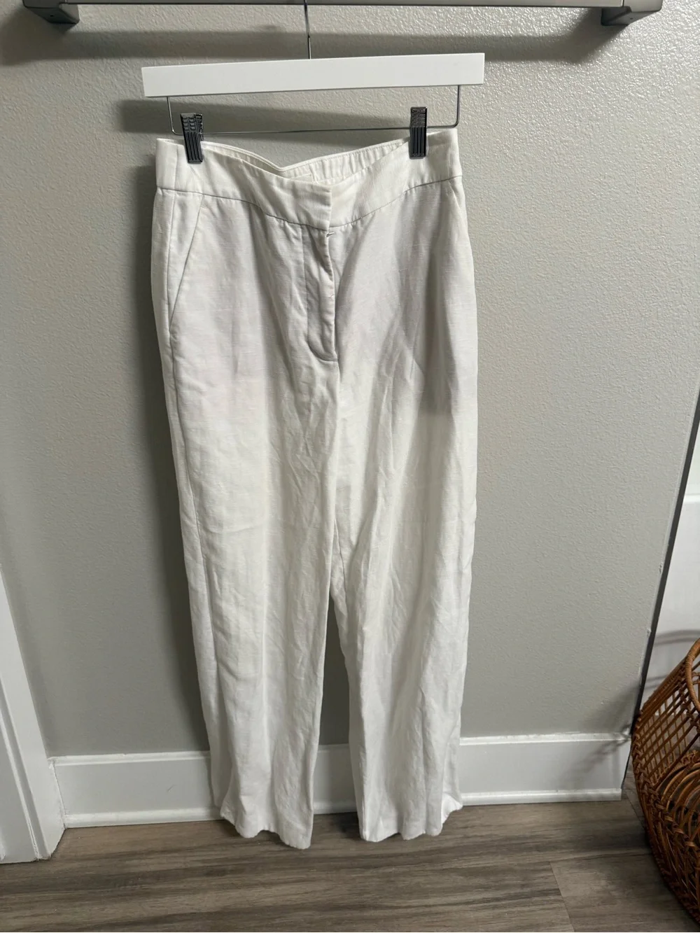 Aritzia limitless pant white linen